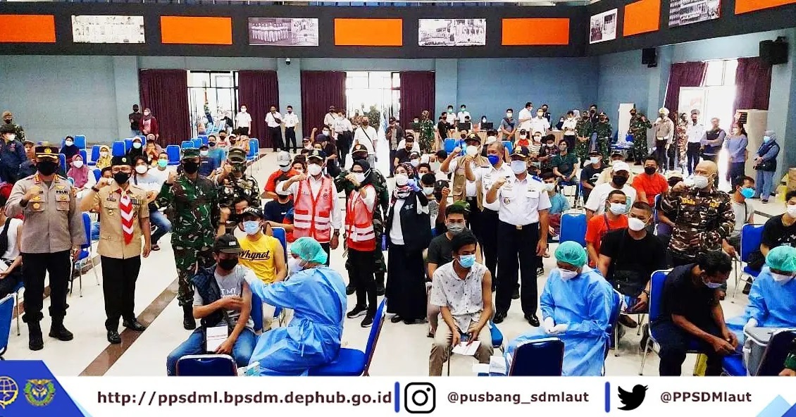 Serbuan Vaksinasi Yang Diadakan Di Sekolah Tinggi Transportasi Darat Bekasi